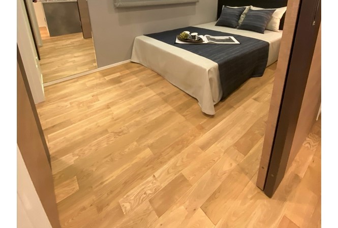 プロスタイル蔵前の天然無垢材の床